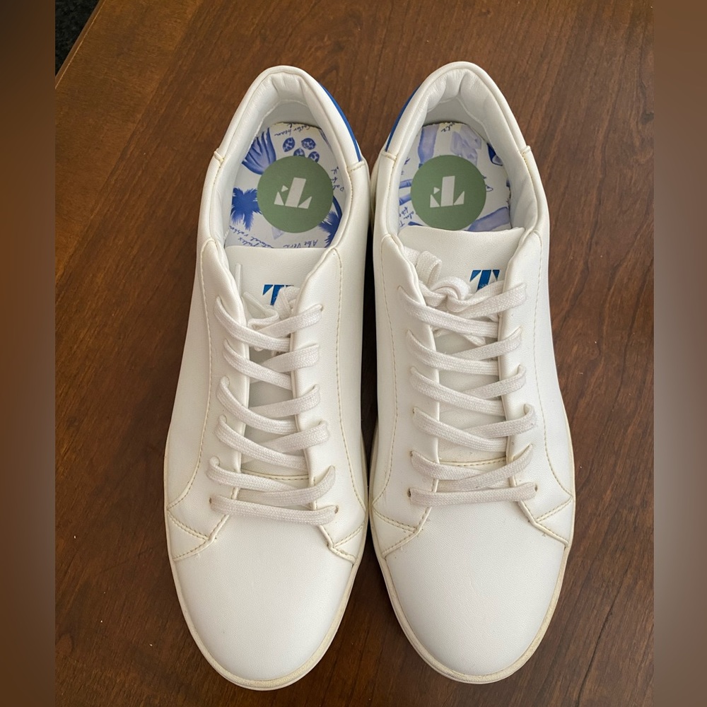 Thousand Fell White Sneakers